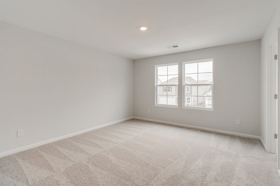 Spacious, unfurnished interior of a new home in Ellington, Elgin (Image 46).