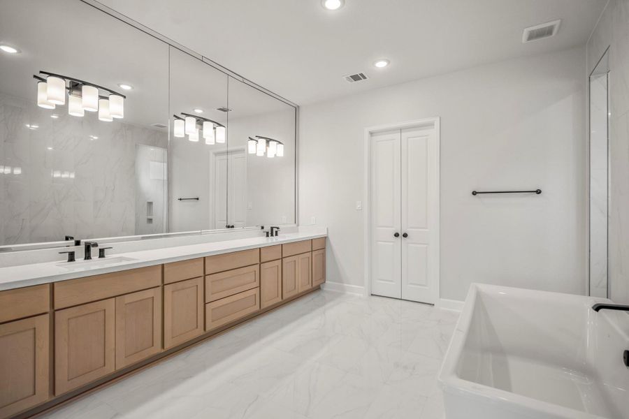 Furnished interior view inside a new home in Sienna 70' Lots, Missouri City (Image 13). Furnished interior view inside a new home in Sienna 70' Lots, Missouri City (Image 13).