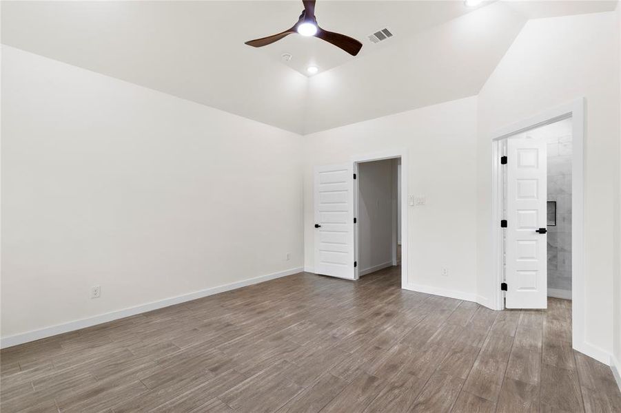 Spacious, unfurnished interior of a new home in , Greenville (Image 26).