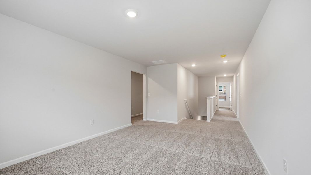 Spacious, unfurnished interior of a new home in Brooks Station, Dacula (Image 17).