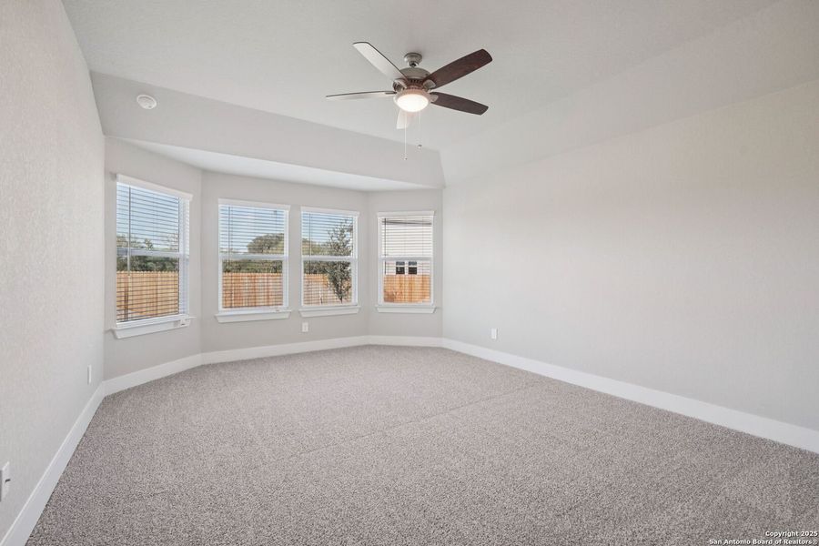 Spacious, unfurnished interior of a new home in Carmel Ranch, Schertz (Image 18). Spacious, unfurnished interior of a new home in Carmel Ranch, Schertz (Image 18).