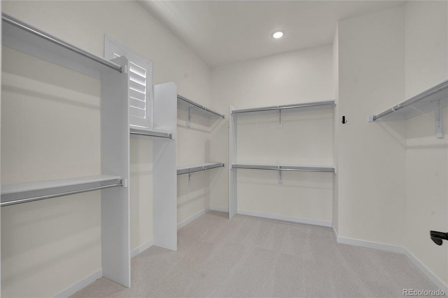 Spacious, unfurnished interior of a new home in Hilltop at Inspiration, Aurora (Image 33). Spacious, unfurnished interior of a new home in Hilltop at Inspiration, Aurora (Image 33).