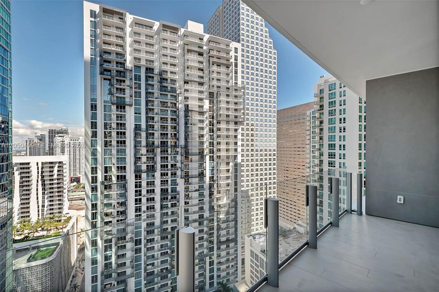 Condo located in Miami, FL showcasing its design and architecture (Image 18). Condo located in Miami, FL showcasing its design and architecture (Image 18).