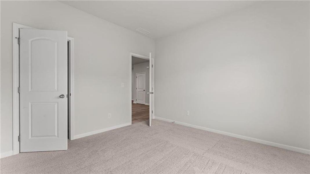 Spacious, unfurnished interior of a new home in Villages at Cedar Hill, Dallas (Image 11).