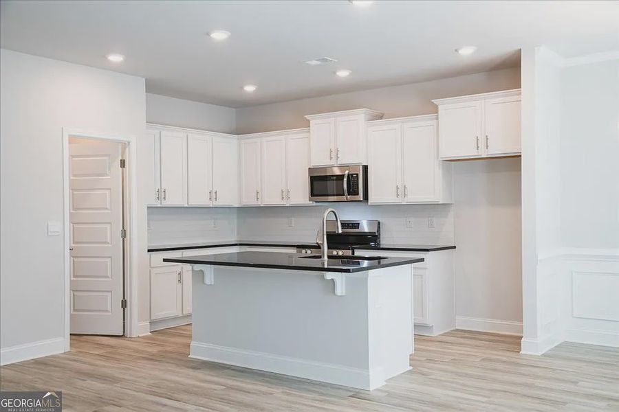 Furnished interior view inside a new home in Oakview Estates, Macon (Image 7). Furnished interior view inside a new home in Oakview Estates, Macon (Image 7).