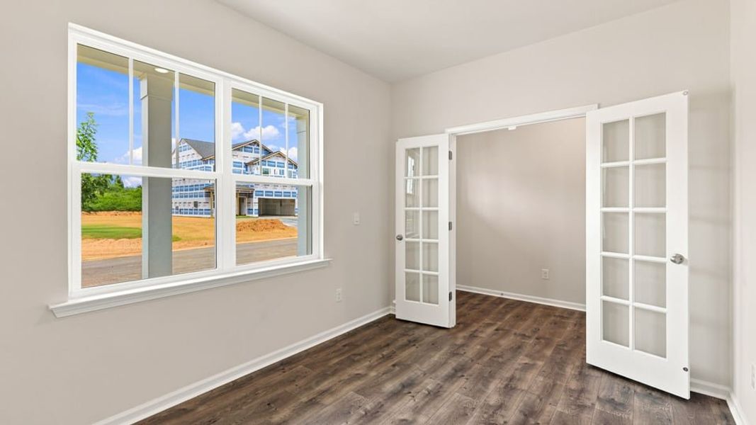 Spacious, unfurnished interior of a new home in Hunters Ridge, Woodruff (Image 20).