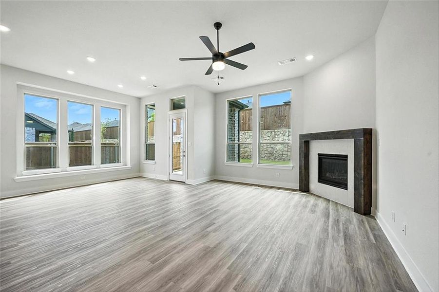 Spacious, unfurnished interior of a new home in Gateway Village - The Reserve: 50ft. lots, Denison (Image 21). Spacious, unfurnished interior of a new home in Gateway Village - The Reserve: 50ft. lots, Denison (Image 21).