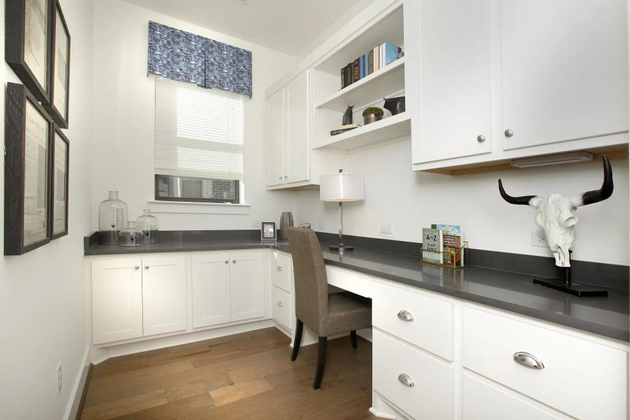 The Presley III Pocket Office The Presley III Pocket Office