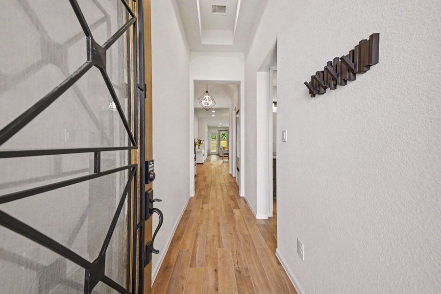 Welcoming entry into this stunning home. Welcoming entry into this stunning home.