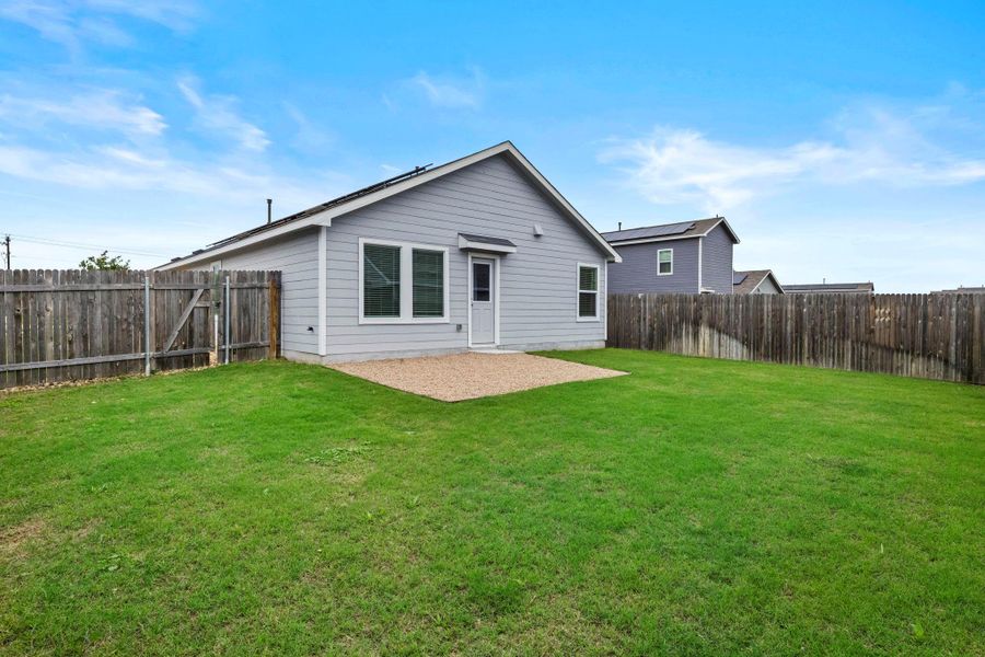 Exterior details and patio area of a home in Sunset Oaks, San Marcos (Image 18).