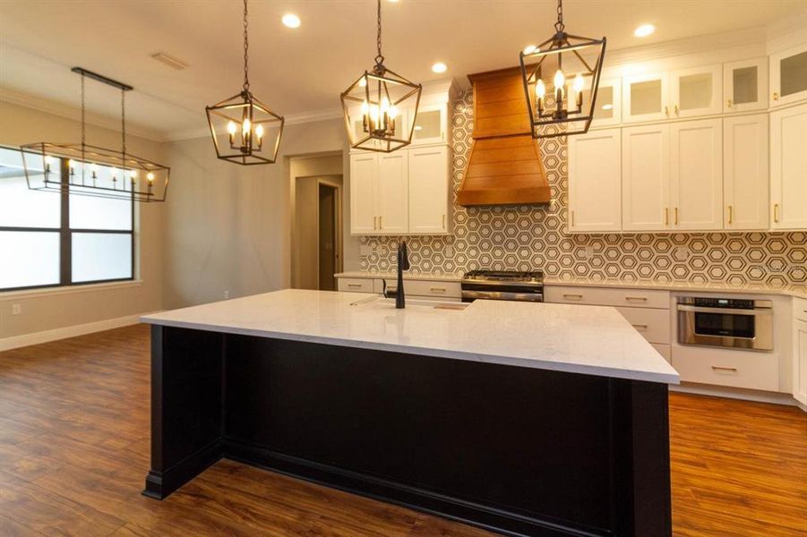 Furnished interior view inside a new home in , Umatilla (Image 18).