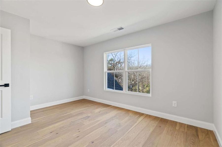 Spacious, unfurnished interior of a new home in , Gainesville (Image 25).