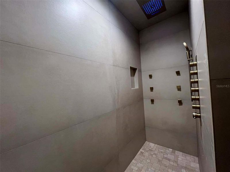 Image 11 of a home in .