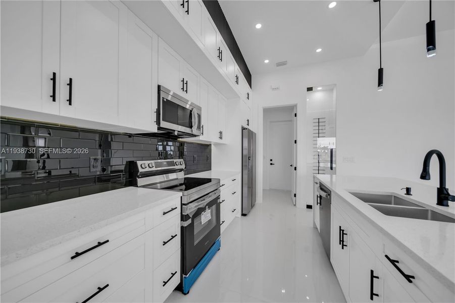 Furnished interior view inside a new home in , Cape Coral (Image 13).