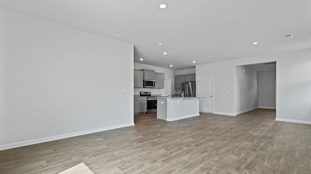 Spacious, unfurnished interior of a new home in Hunter's Branch, Hopkins (Image 18).