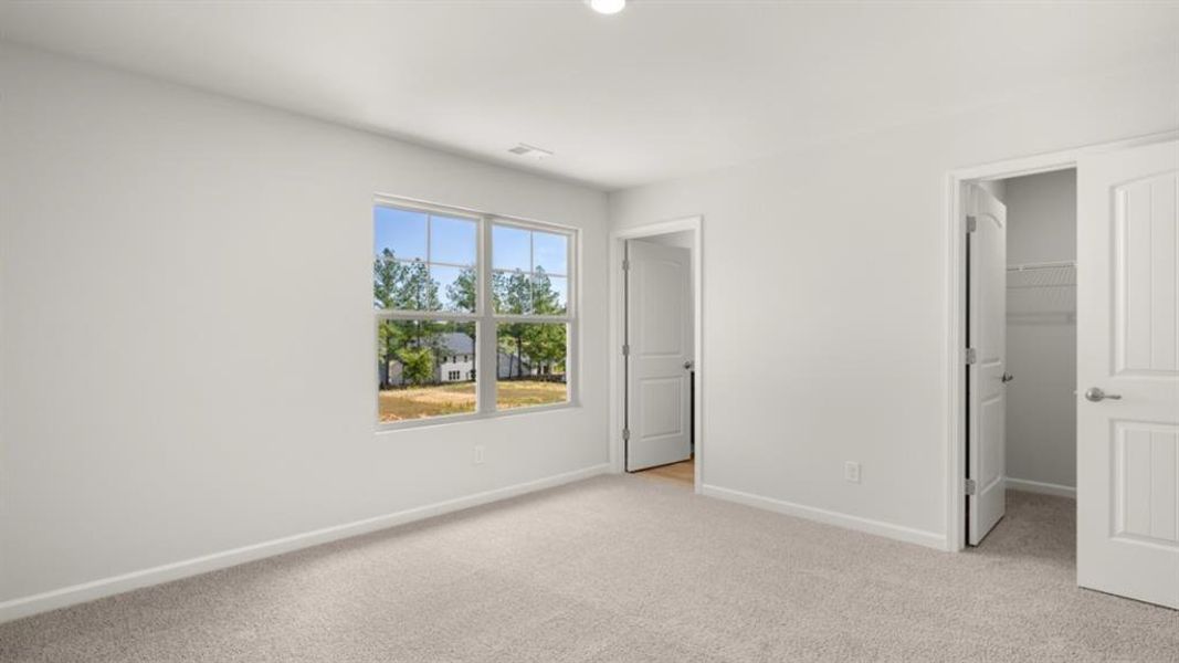 Spacious, unfurnished interior of a new home in Fairway 17 at Mirror Lake, Villa Rica (Image 34).