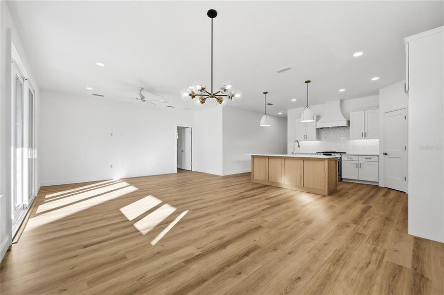 Spacious, unfurnished interior of a new home in , Gainesville (Image 18).