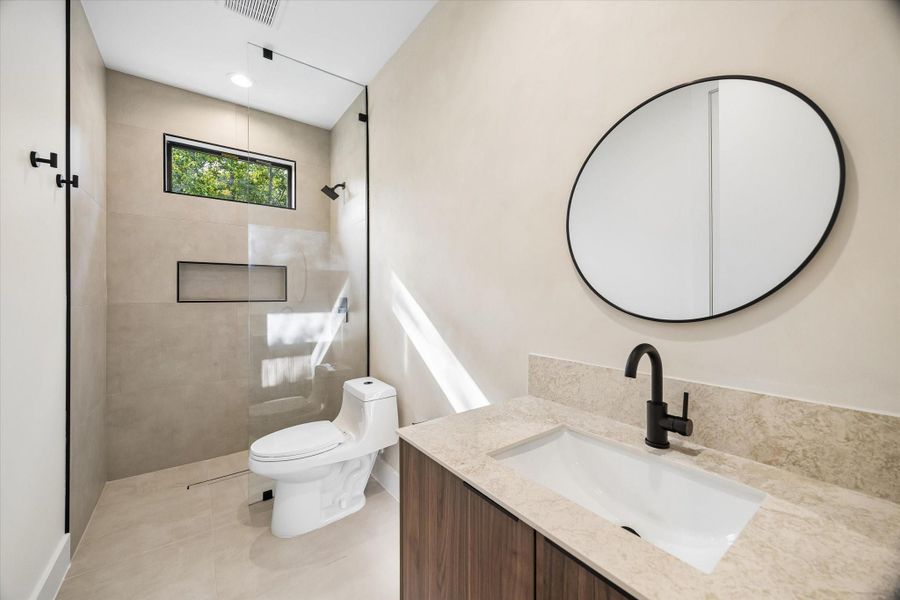 Furnished interior view inside a new home in , Conroe (Image 7).