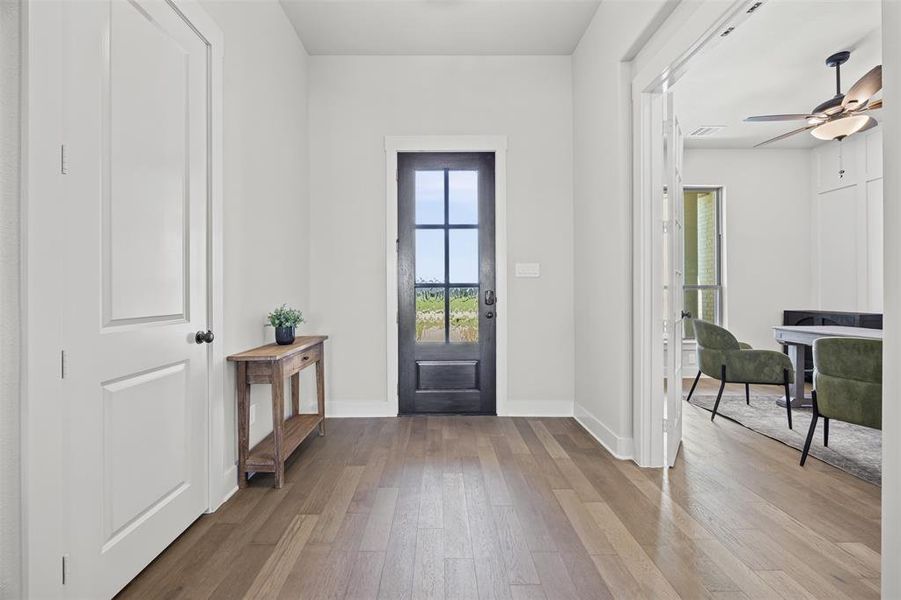 Spacious, unfurnished interior of a new home in Waterfall Ranch - 1 Acre Lots, Waxahachie (Image 25). Spacious, unfurnished interior of a new home in Waterfall Ranch - 1 Acre Lots, Waxahachie (Image 25).