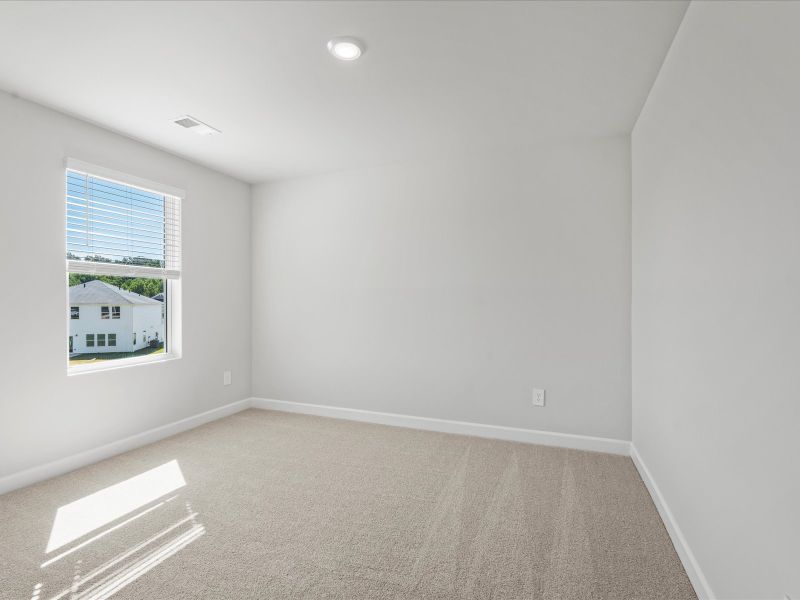 Welcome to the Lennon floorplan at Creek Ridge - Heritage Collection.