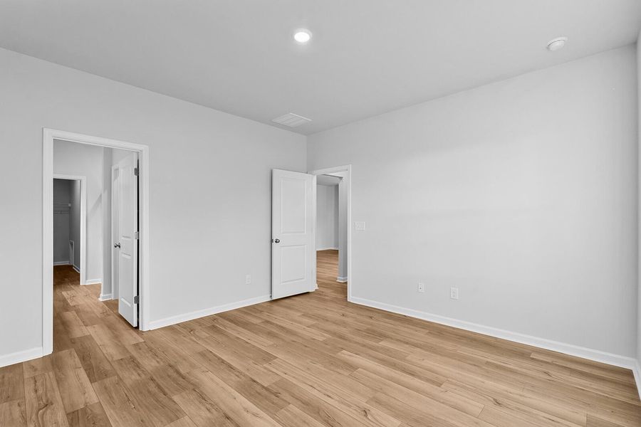 Spacious, unfurnished interior of a new home in , Summerville (Image 17).