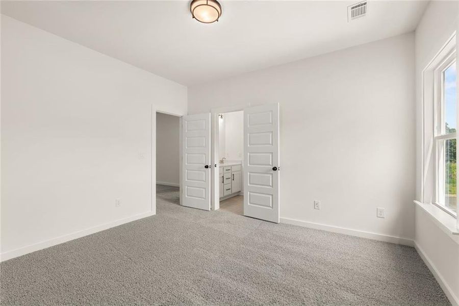 Spacious, unfurnished interior of a new home in , Gainesville (Image 40).