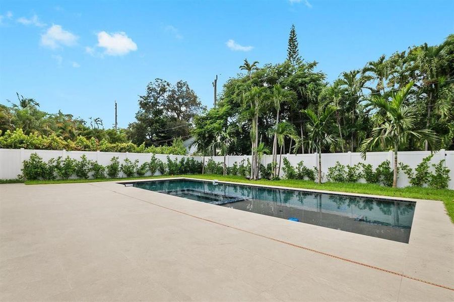 Exterior details and patio area of a home in , Fort Lauderdale (Image 3). Exterior details and patio area of a home in , Fort Lauderdale (Image 3).