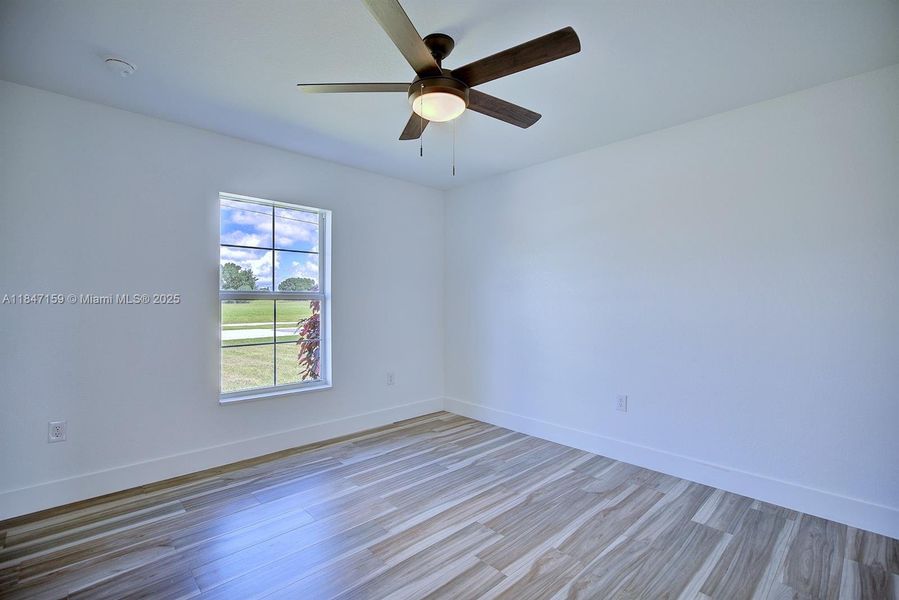 Spacious, unfurnished interior of a new home in , Sebring (Image 21).