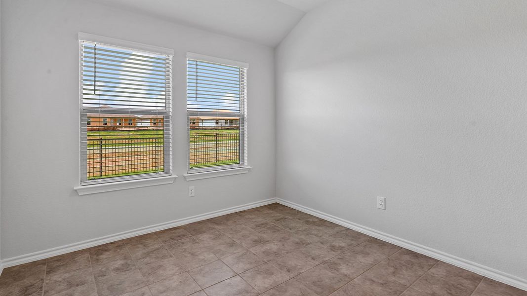 Spacious, unfurnished interior of a new home in Sunnycreek, Fort Worth (Image 15).