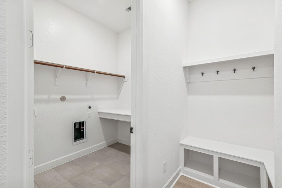 Spacious, unfurnished interior of a new home in Kresston, Magnolia (Image 16). Spacious, unfurnished interior of a new home in Kresston, Magnolia (Image 16).