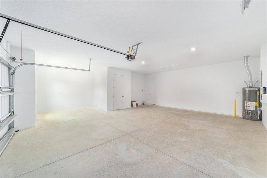 Spacious, unfurnished interior of a new home in On Top of the World Communities, Ocala (Image 18).