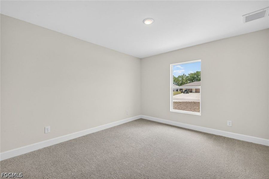 Spacious, unfurnished interior of a new home in Cape Coral, Cape Coral (Image 21).