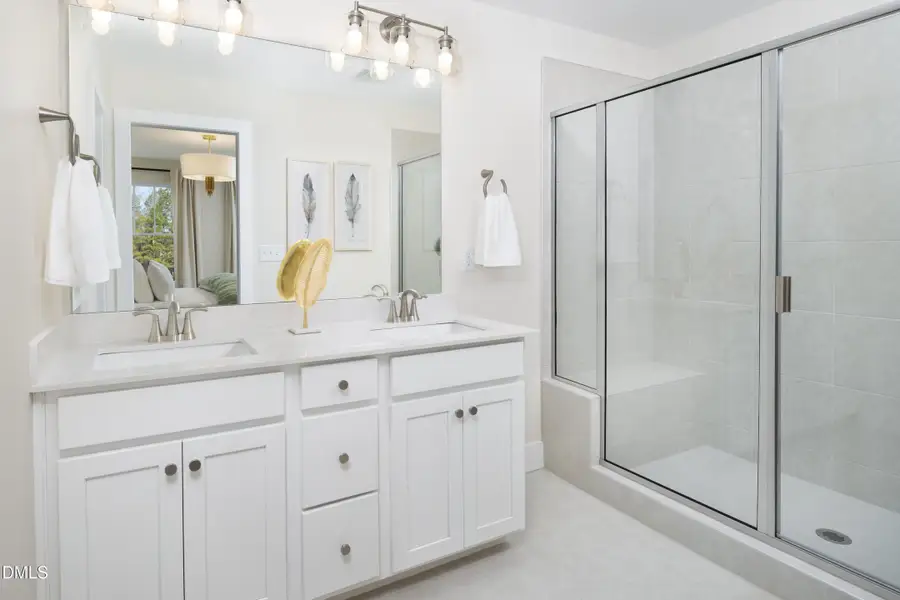 HIGH RES Vienna Primary Bath-RHP