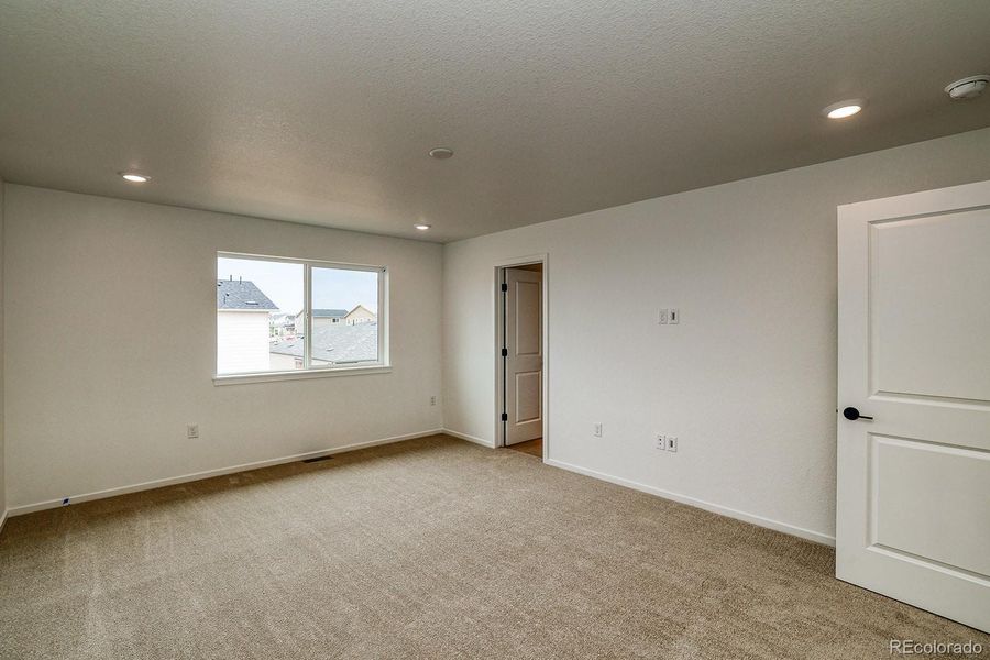 Spacious, unfurnished interior of a new home in Harvest Crossing, Aurora (Image 11). Spacious, unfurnished interior of a new home in Harvest Crossing, Aurora (Image 11).