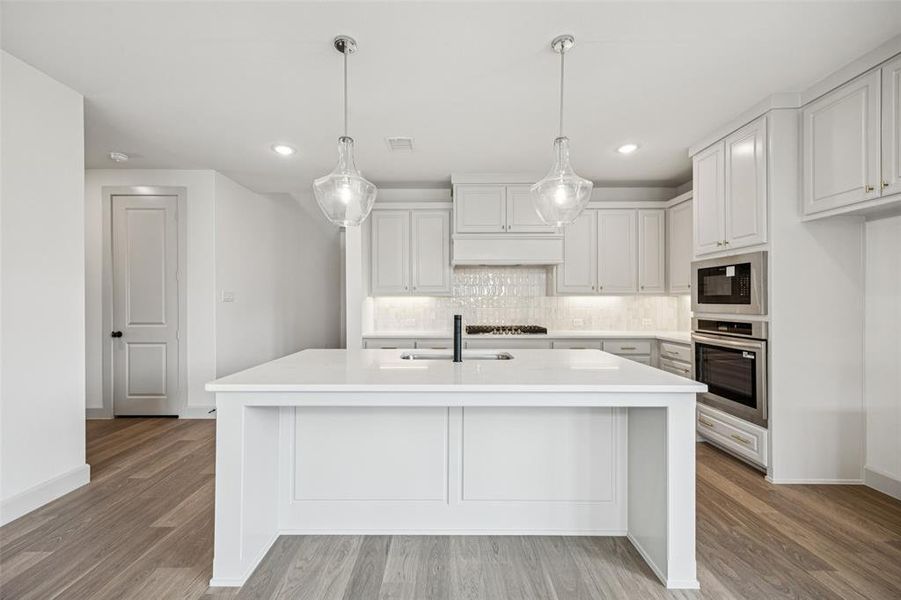 Style and sophistication abound in this dream kitchen!