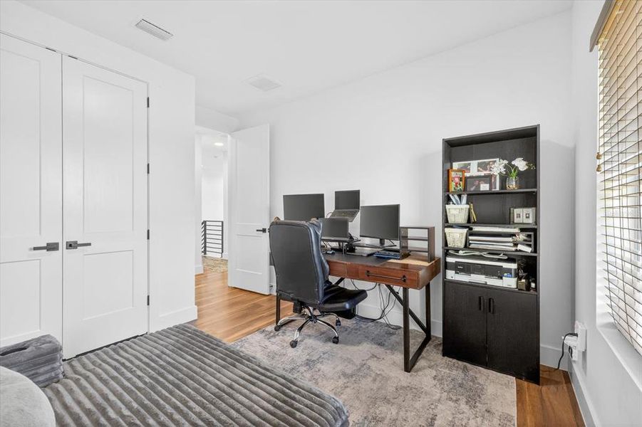 Furnished interior view inside a new home in , Tampa (Image 41).
