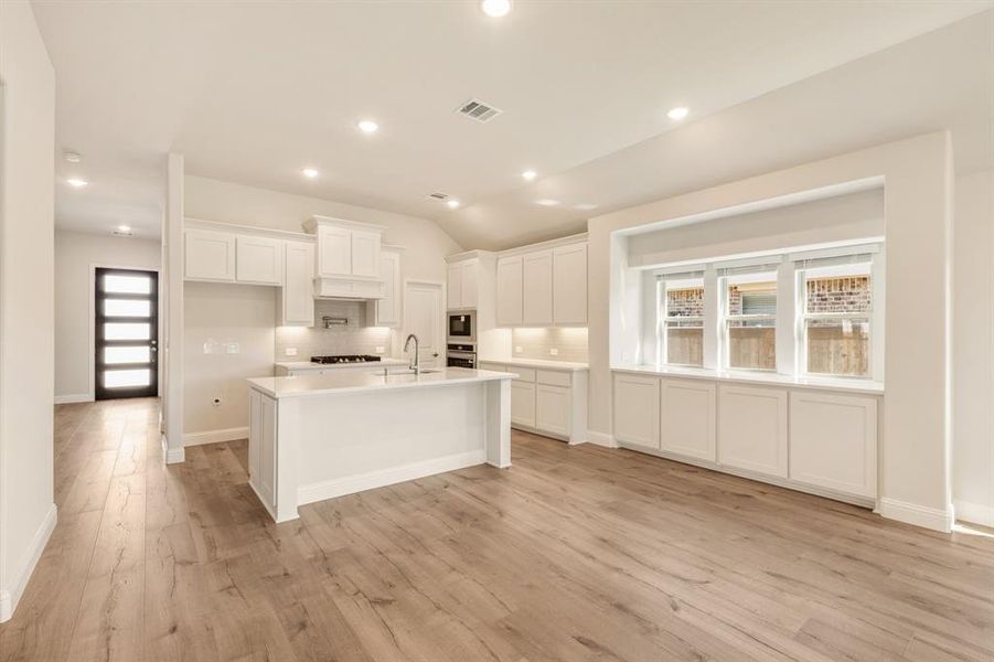 Spacious, unfurnished interior of a new home in Waterscape Classic 60s, Royse City (Image 17). Spacious, unfurnished interior of a new home in Waterscape Classic 60s, Royse City (Image 17).