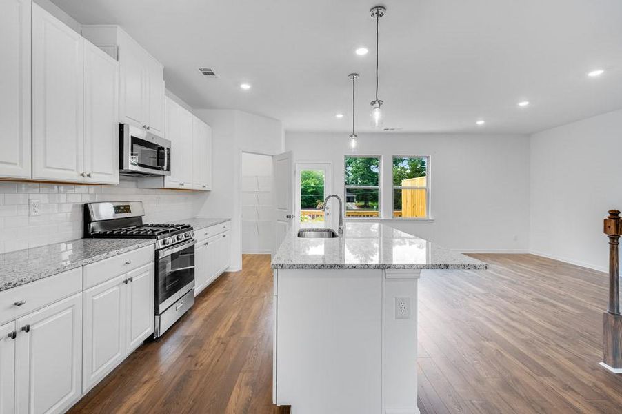 Furnished interior view inside a new home in Hampton Trace, Marietta (Image 7).
