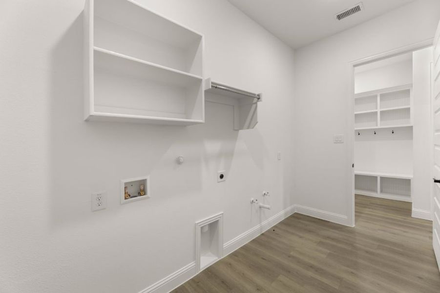 Representative unfurnished interior of a home built from the The Whitney by UnionMain Homes in Cambridge Crossing, Celina (Image 40).