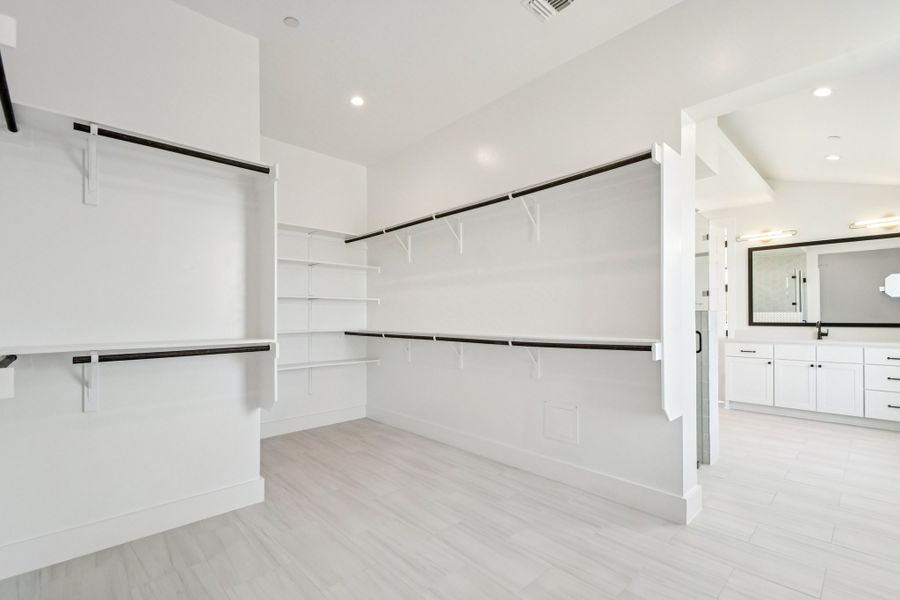 26 web or mls Silent Nova Vw S3010 026