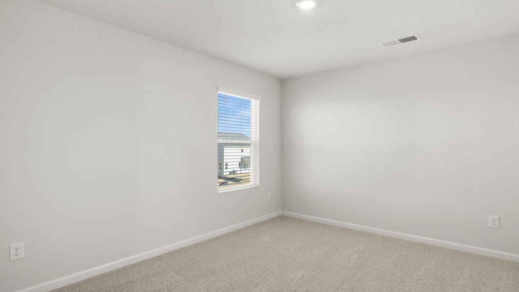 Spacious, unfurnished interior of a new home in Estates at Deer Hollow, Grovetown (Image 25).