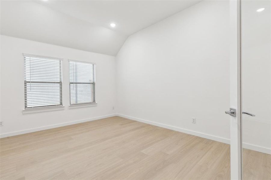 Spacious, unfurnished interior of a new home in Windmore, Princeton (Image 20). Spacious, unfurnished interior of a new home in Windmore, Princeton (Image 20).