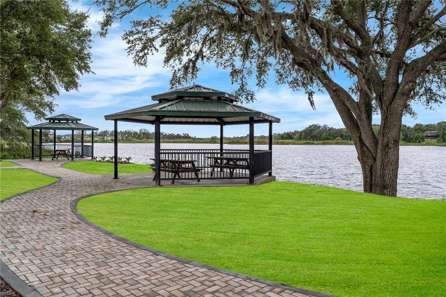 Community amenities in Sunset Lakes Estates, Mascotte (Image 26).
