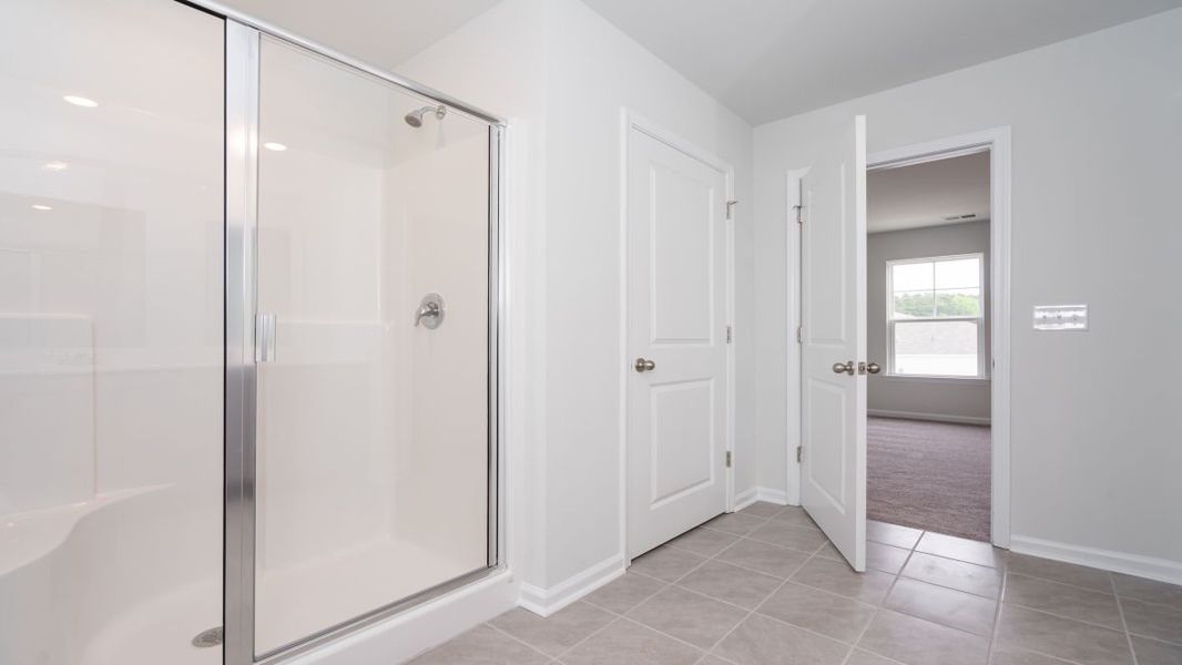 Representative furnished interior of a home built from the ROBIE by D.R. Horton in Island Green, Myrtle Beach (Image 18).