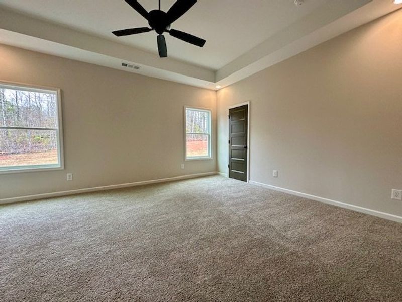 Spacious, unfurnished interior of a new home in Rocky Mount, Greenville (Image 16).
