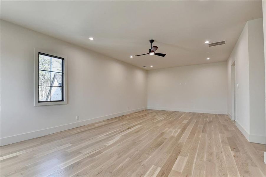 Spacious, unfurnished interior of a new home in , Alpharetta (Image 22).