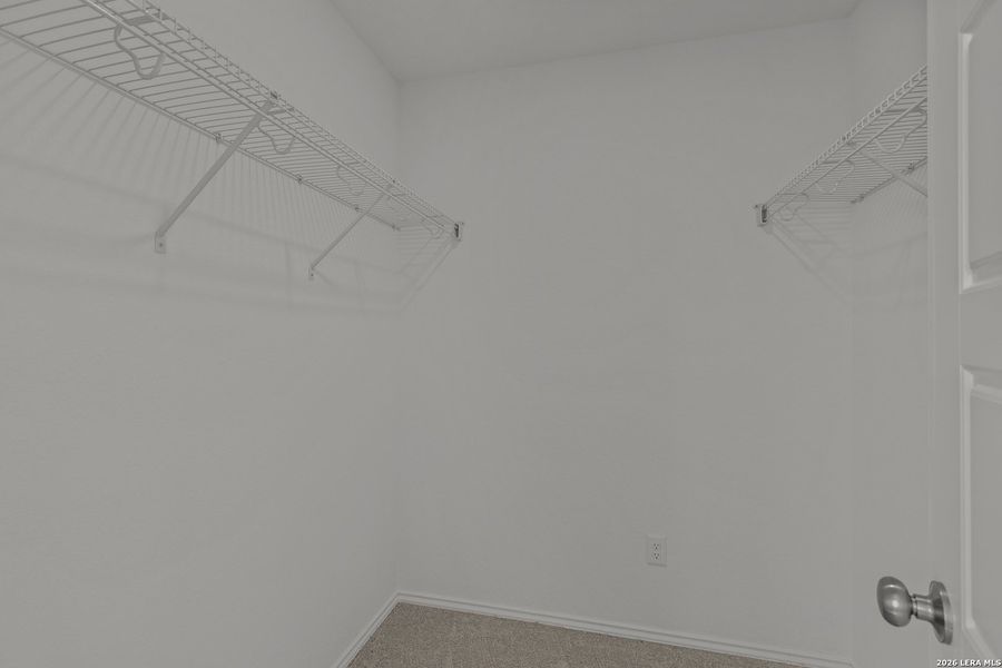 Spacious, unfurnished interior of a new home in Lily Springs, Seguin (Image 10).