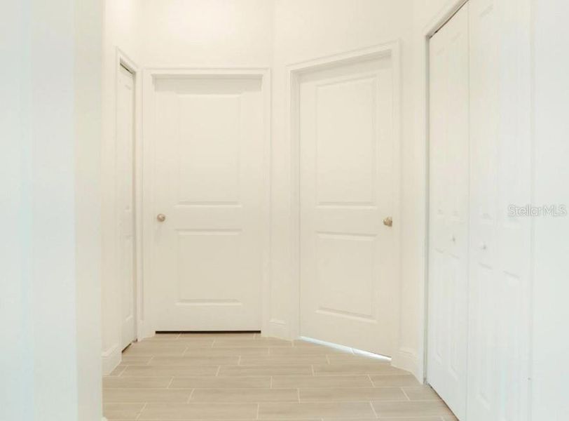 Spacious, unfurnished interior of a new home in , Kissimmee (Image 6).