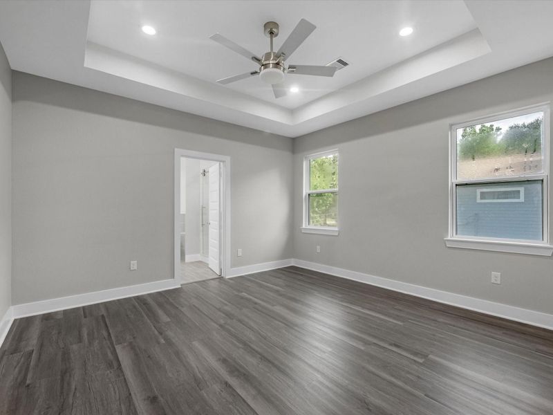 Spacious, unfurnished interior of a new home in , Houston (Image 21).
