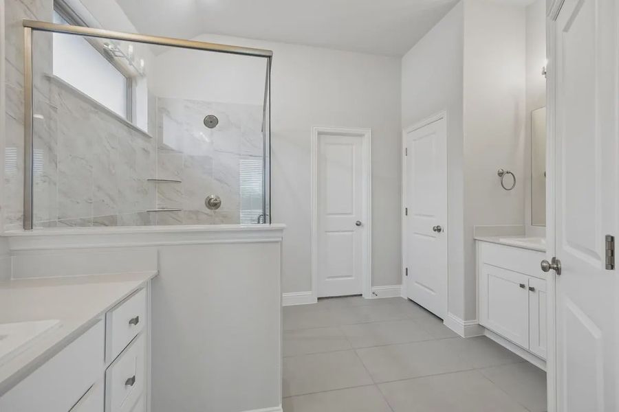 Furnished interior view inside a new home in Las Lomas, Forney (Image 8).